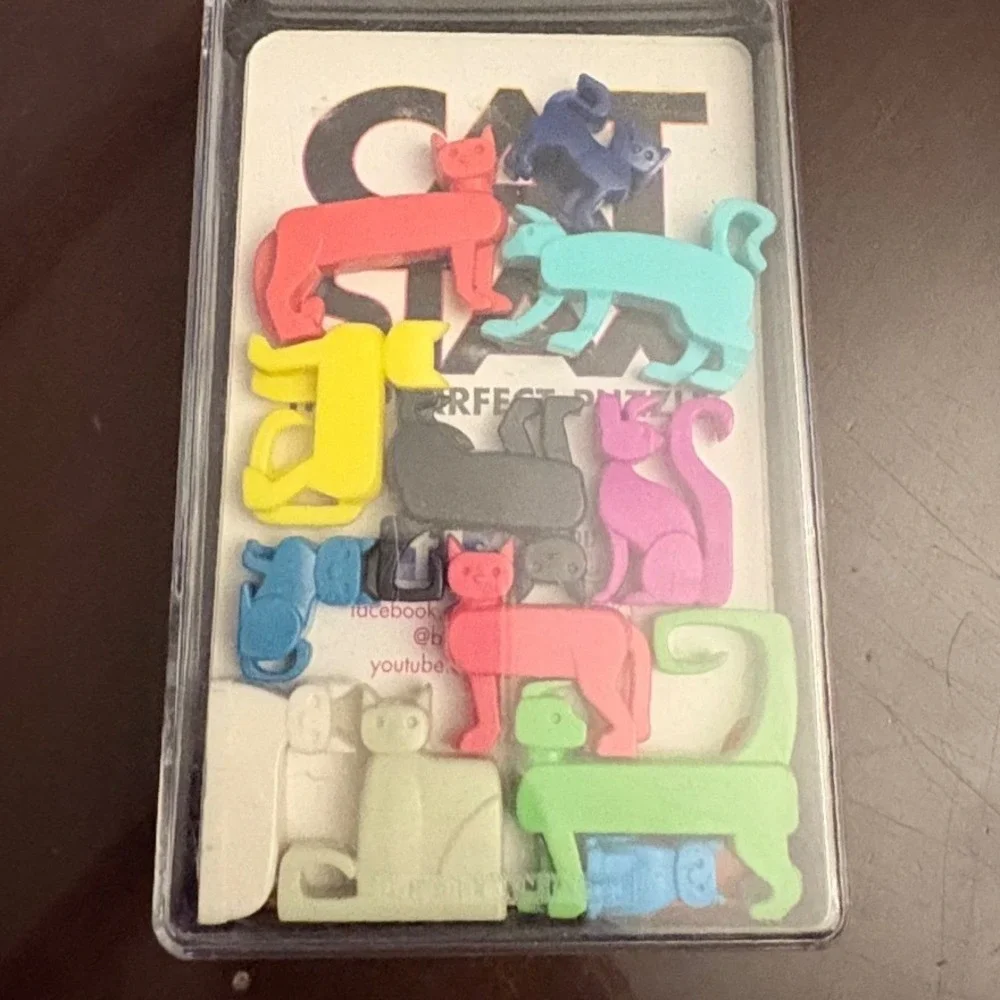 Brainwright CatStax The Purrfect‎ Puzzle Logic Game 48 Challenges 12 Cats Travel